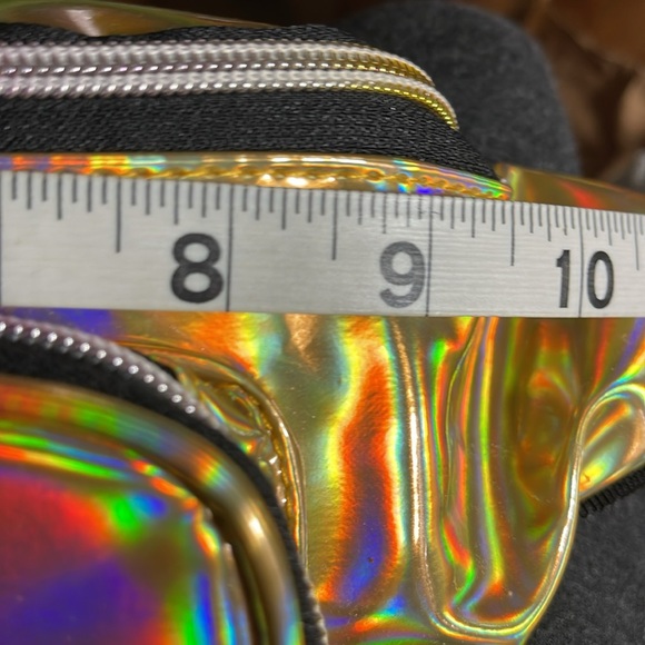 Athleta Gold Over America Tour gold belt bag EUC, spot on back - Picture 9 of 11